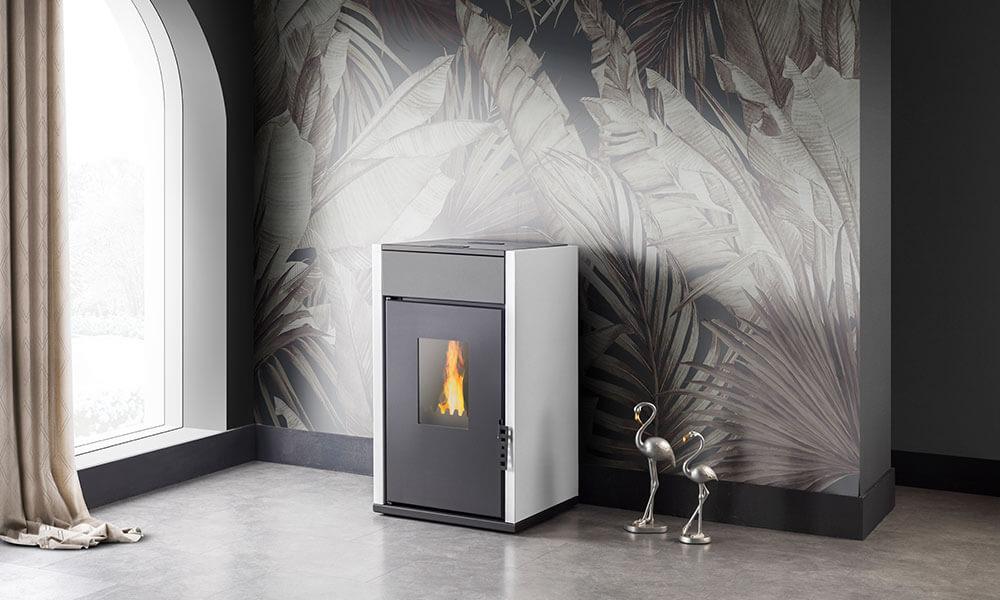 TEBA TP12 kamna na pelety a dřevo s teplovodním výměníkem