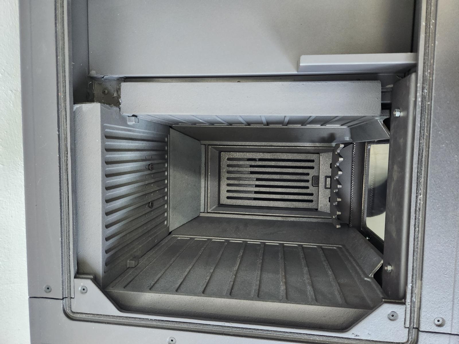 Litinový sporák Magnus na tuhé palivo červený - Obrázek 2